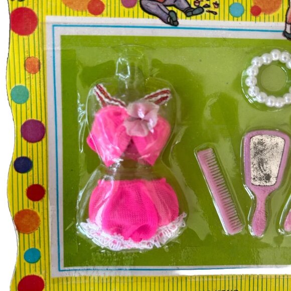 VTG Premiere Doll Things Outfit NEW Pink Bikini Pearls Brush Comb Mirror NOS - Picture 6 of 7